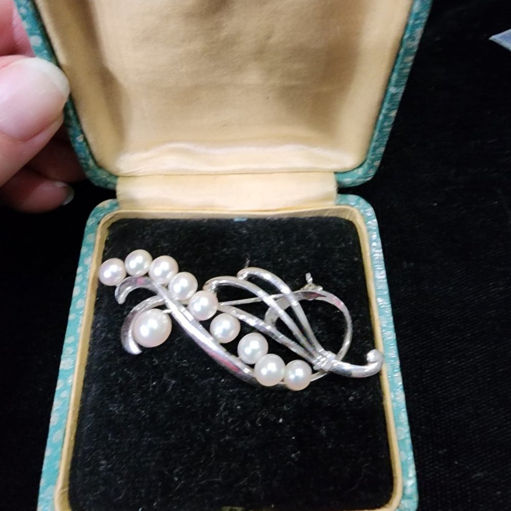 Genuine Mikimoto Sterling Silver Pearl Brooch